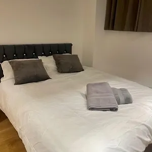 Monument Prime Location In The City Of Apartment London