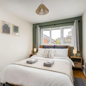 Homely And Stylish Bermondsey With Parking Apartment London