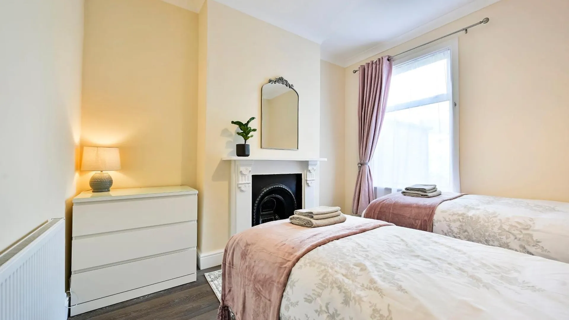Apartment Greenwich Holiday Home London